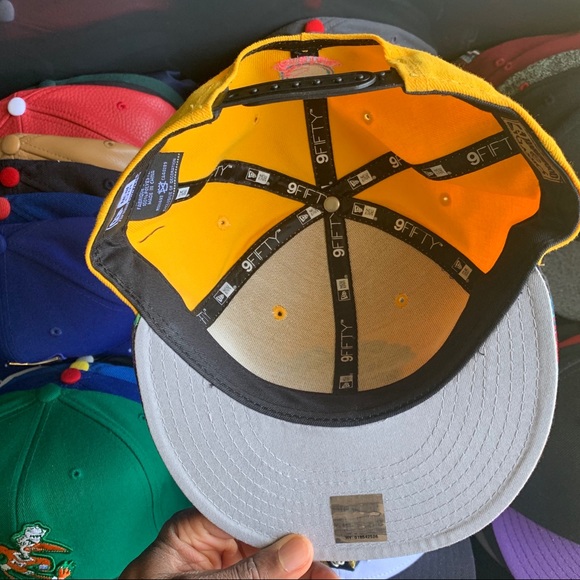 New Era Goldenstate Warriors SnapBack - Picture 3 of 3